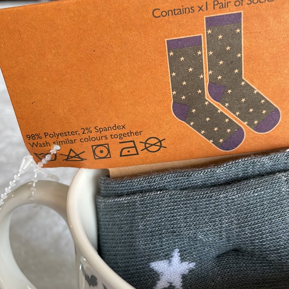 Dachshund Halloween mug with socks - Picture 3 of 9